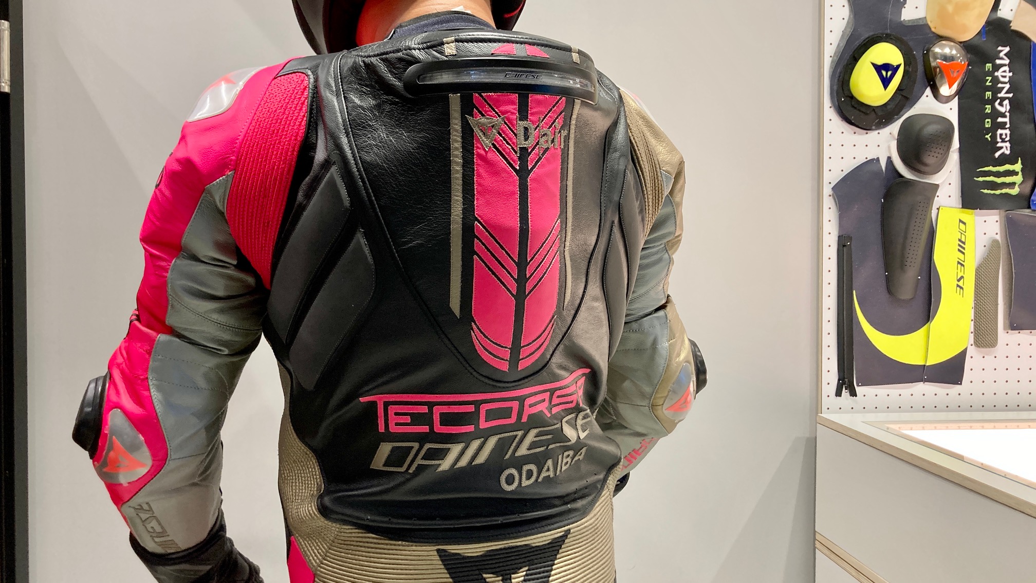 ダイネーゼ最高峰レーシングスーツ【MUGELLO RR D-AIR RACING SUIT】